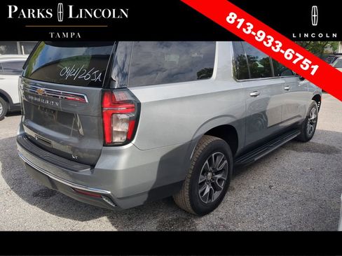 Used 2024 Chevrolet Suburban LT w/ Luxury Package image 10