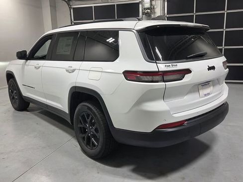 New 2026 Jeep Grand Cherokee L 2WD image 9