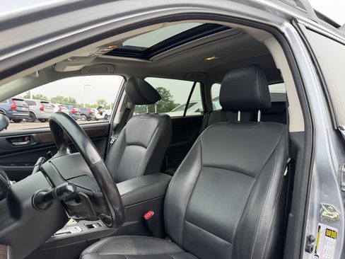 Used 2017 Subaru Outback 2.5i Limited w/ Popular Package #5 AWD/4WD image 8