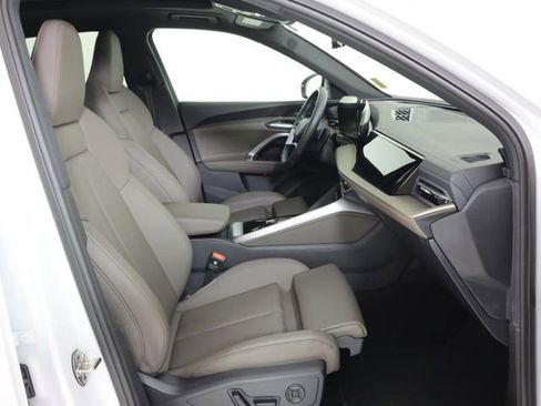 Certified 2025 Audi Q5 2.0T Premium Plus w/ Premium Plus image 13