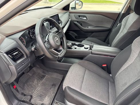 Used 2022 Nissan Rogue SV image 10