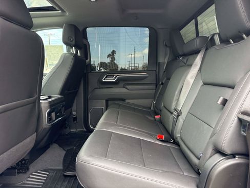 Used 2025 Chevrolet Silverado 2500 LTZ w/ LTZ Convenience Package AWD/4WD image 12