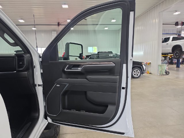 Used 2026 Chevrolet Silverado 3500 LTZ w/ LTZ Plus Package AWD/4WD image 30