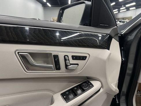 Used 2016 Mercedes-Benz E 350 4MATIC Sedan image 22