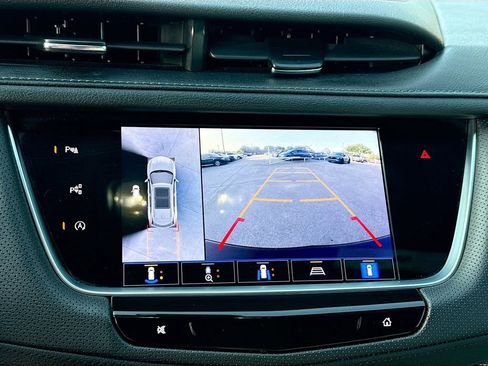 Used 2022 Cadillac XT5 Sportv w/ Technology Package AWD/4WD image 13