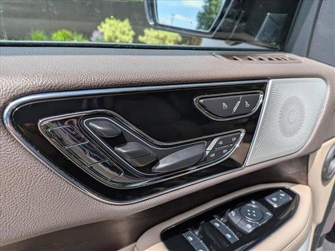 Used 2024 Lincoln Navigator Reserve AWD/4WD image 33