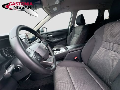 Used 2026 Nissan Rogue SV FWD image 26