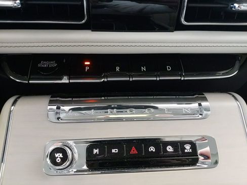 Certified 2025 Lincoln Aviator Reserve w/ Equipment Group 201A AWD/4WD image 20