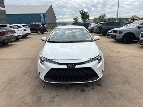 Used 2020 Toyota Corolla LE w/ Body Protection Package FWD image 5