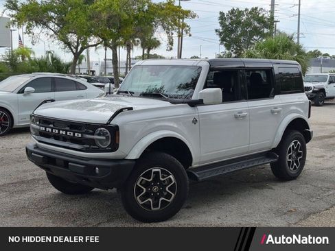 Used 2025 Ford Bronco Outer Banks AWD/4WD image 1