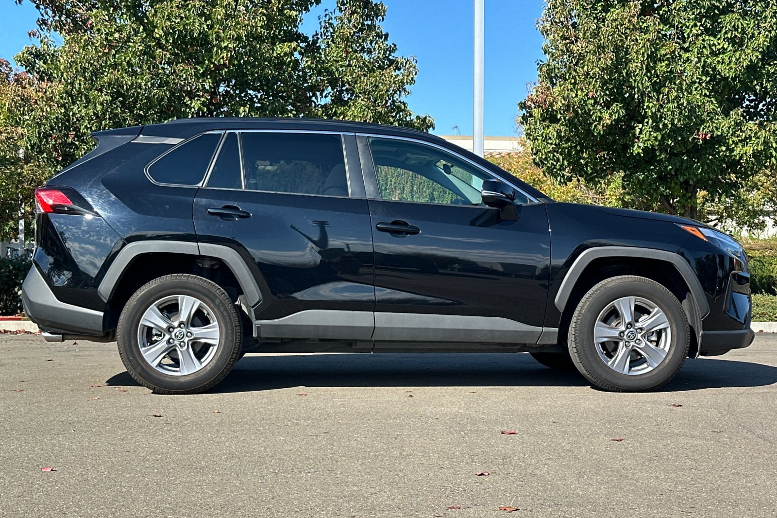 Certified 2024 Toyota RAV4 XLE w/ Convenience Package FWD image 3