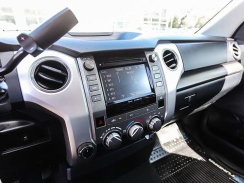 Used 2018 Toyota Tundra SR5 AWD/4WD image 29