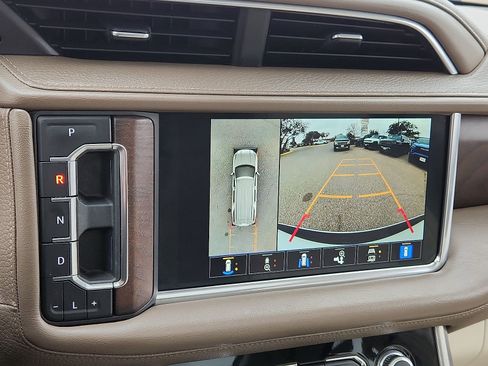 Used 2022 GMC Yukon XL Denali image 17