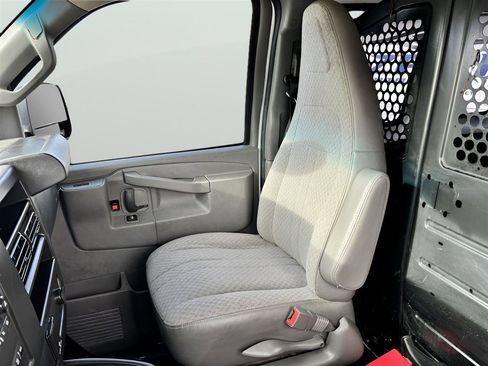 Used 2019 Chevrolet Express 2500 w/ Driver Convenience Package image 14