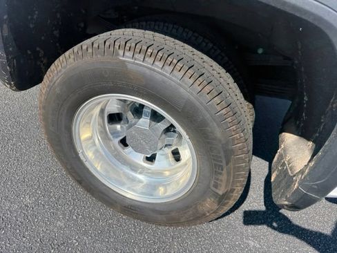Used 2025 GMC Sierra 3500 Denali Ultimate AWD/4WD image 11