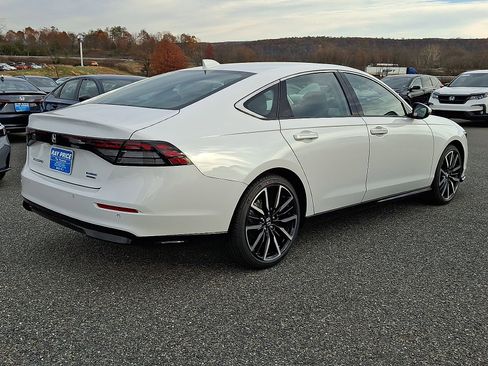 New 2025 Honda Accord Touring image 4