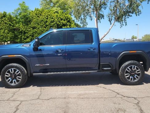 Used 2022 GMC Sierra 2500 AT4 w/ AT4 Premium Plus Package AWD/4WD image 7
