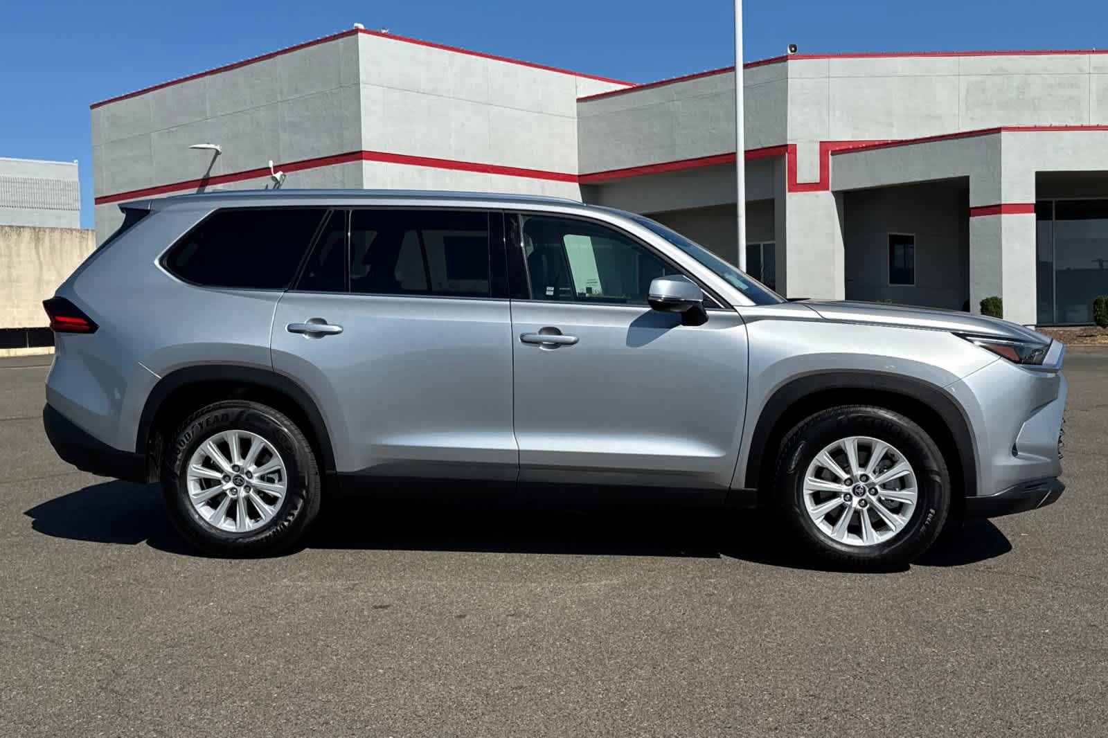 Certified 2025 Toyota Grand Highlander AWD image 6