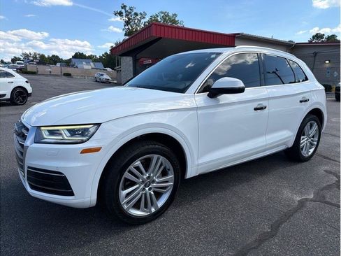 Used 2018 Audi Q5 2.0T Premium Plus w/ Premium Plus Package AWD/4WD image 3