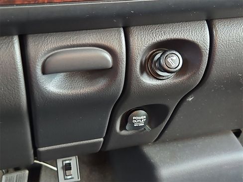 Used 2000 Dodge Ram 2500 Truck SLT image 24