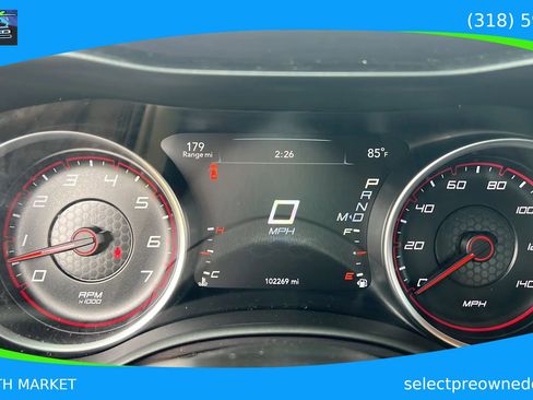 Used 2017 Dodge Charger SE RWD image 6