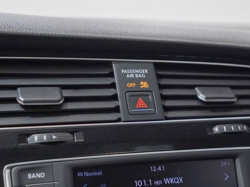 Used 2016 Volkswagen GTI SE image 27