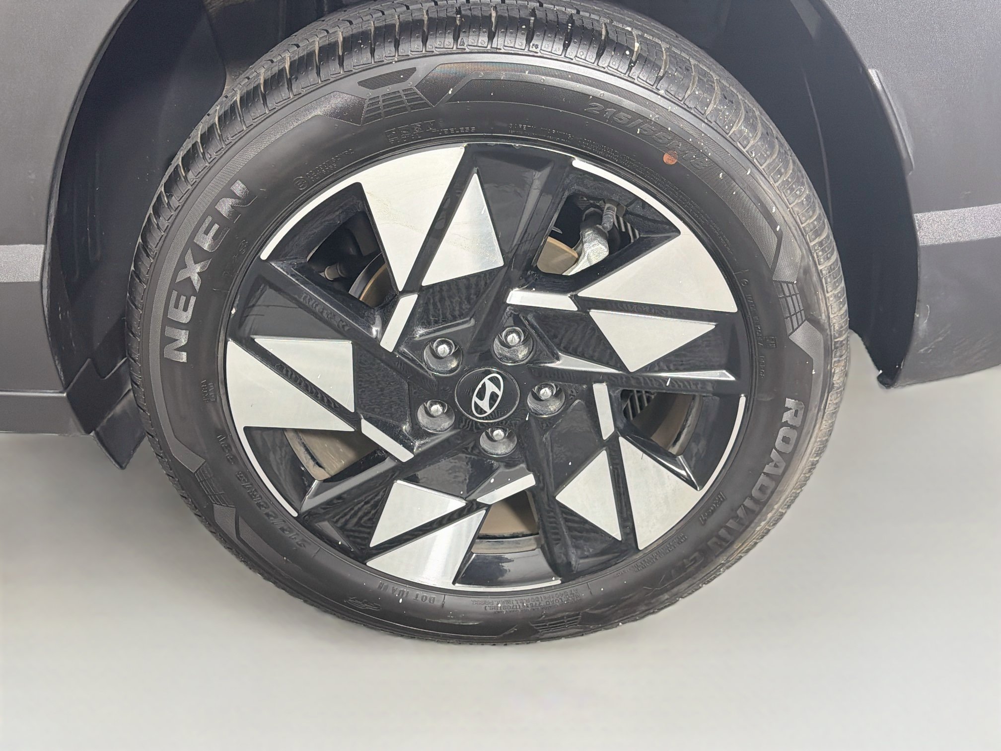 Used 2025 Hyundai Kona SEL FWD image 11