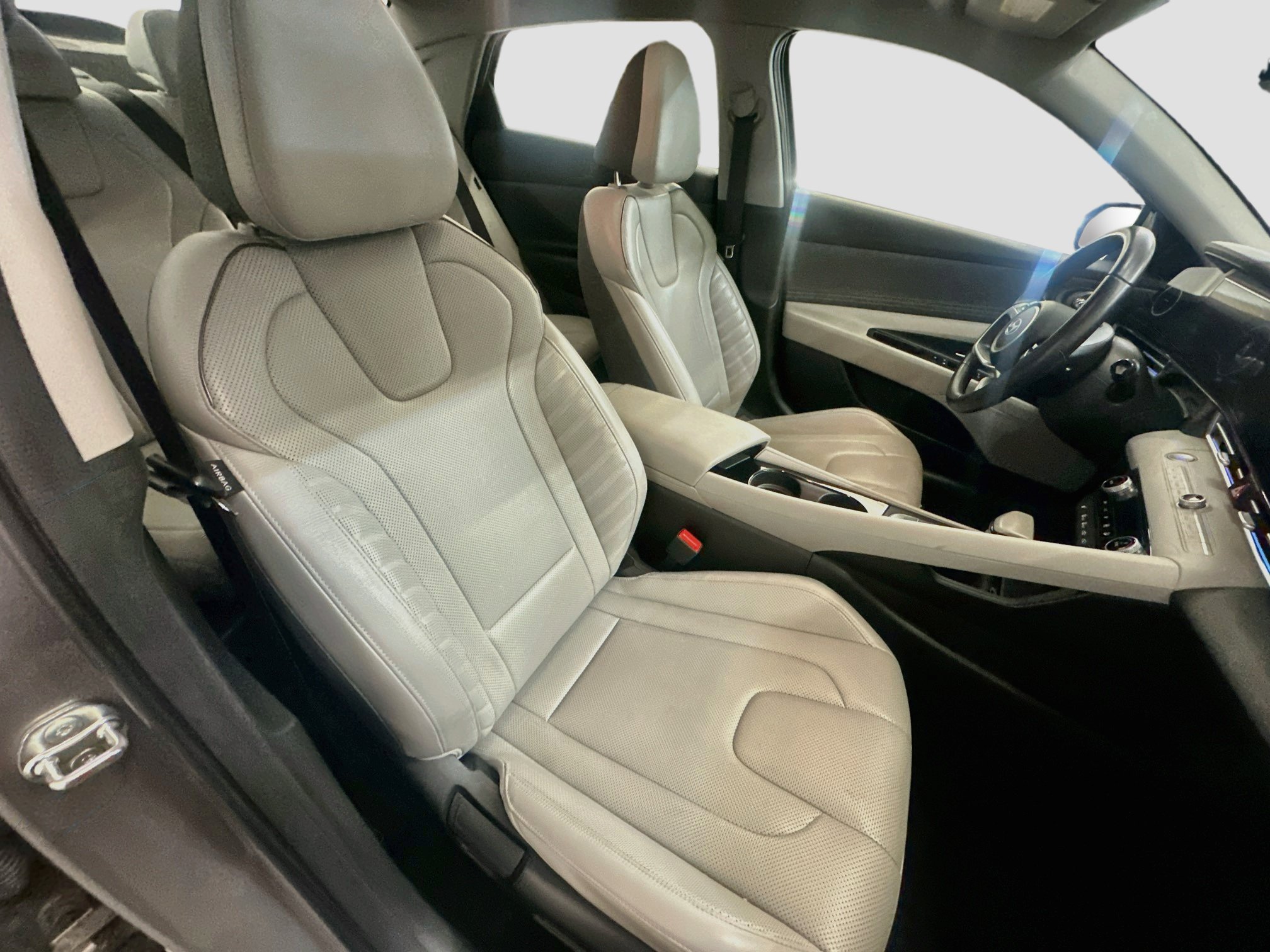 Used 2024 Hyundai Elantra Limited FWD image 33