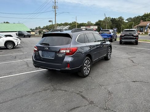 Used 2016 Subaru Outback 2.5i Limited AWD/4WD image 5