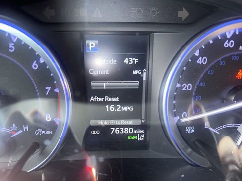 Used 2019 Toyota Highlander XLE image 14