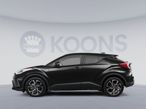 Used 2020 Toyota C-HR XLE FWD image 2
