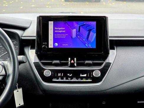 Used 2023 Toyota Corolla LE image 18