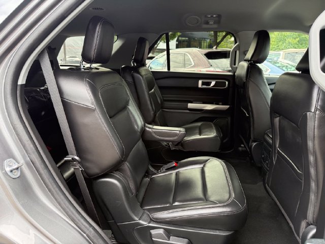 Used 2023 Ford Explorer XLT w/ Equipment Group 202A AWD/4WD image 27
