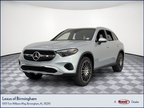 Used 2023 Mercedes-Benz GLC 300 image 1