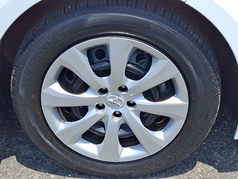 Certified 2023 Toyota Corolla LE image 9