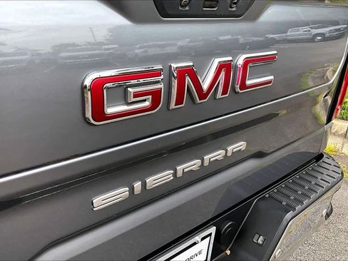 Used 2019 GMC Sierra 1500 SLT w/ SLT Premium Plus Package AWD/4WD image 31