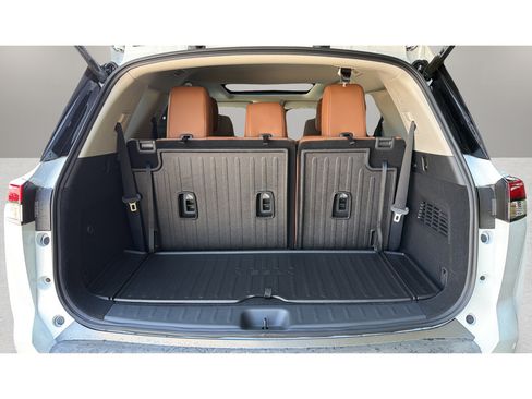 New 2026 Nissan Pathfinder Platinum AWD/4WD image 21