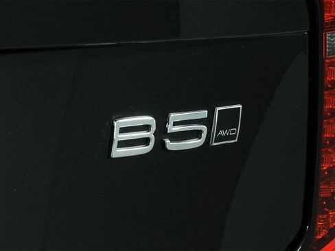 Certified 2025 Volvo XC90 B5 Core w/ Protection Package Premier image 20