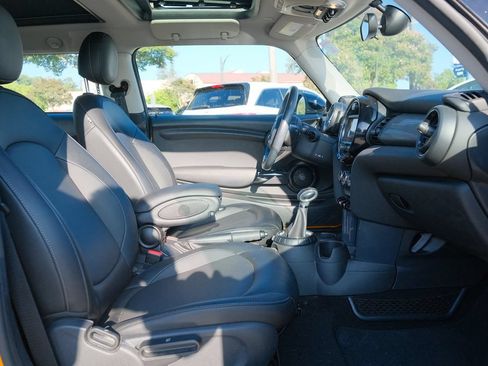 Used 2015 MINI Cooper 2-Door Hardtop FWD image 20
