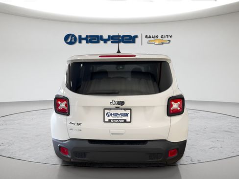 Used 2023 Jeep Renegade Latitude AWD/4WD image 4