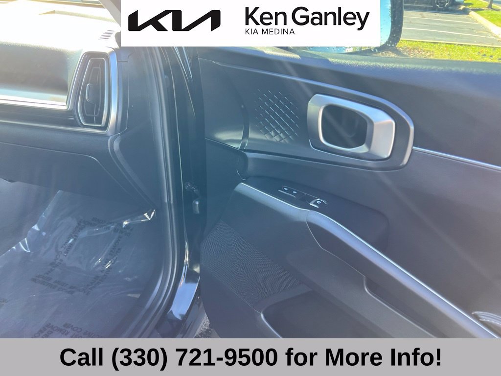 Certified 2024 Kia Sorento S w/ Panoramic Sunroof Package AWD/4WD image 57