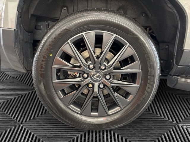 Used 2024 Lexus GX 550 w/ Cold Area Package AWD/4WD image 33