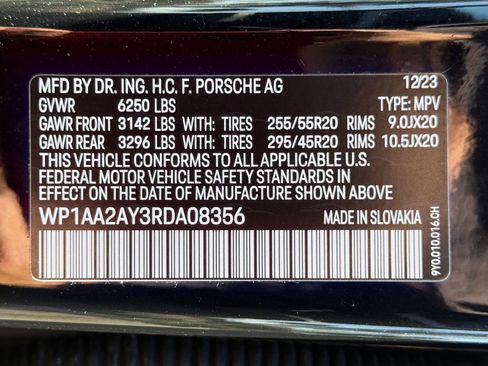 Certified 2024 Porsche Cayenne AWD/4WD image 35