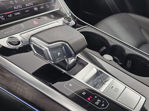 Used 2021 Audi Q8 Prestige AWD/4WD image 30