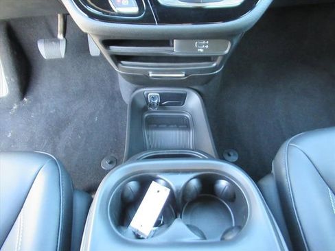 New 2026 Chrysler Pacifica Select image 21