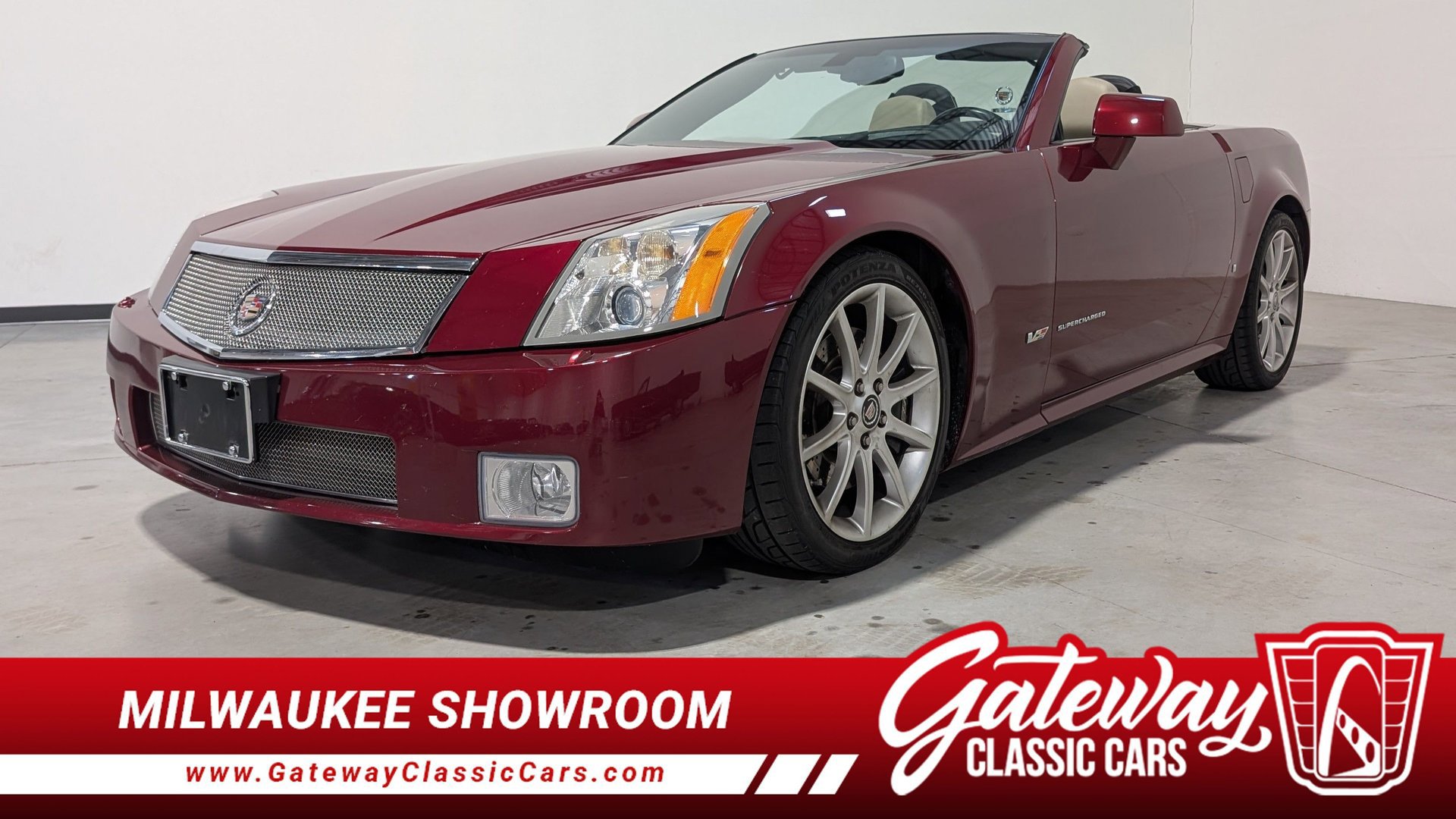 Used 2006 Cadillac XLR V RWD image 1