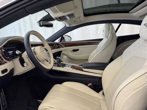 Used 2023 Bentley Continental GT Azure image 5