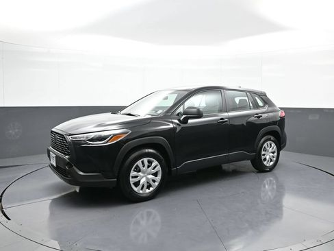 Certified 2022 Toyota Corolla Cross L AWD/4WD image 10
