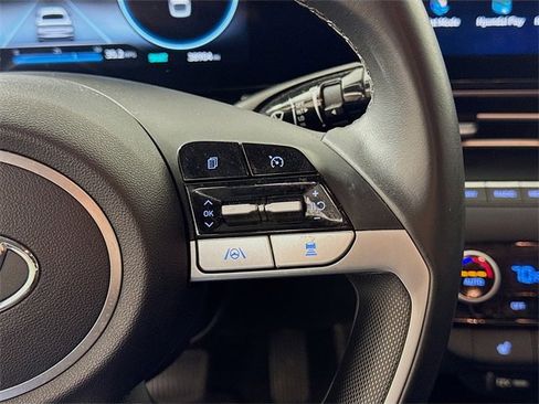 Certified 2023 Hyundai Elantra SEL w/ Convenience Package image 17