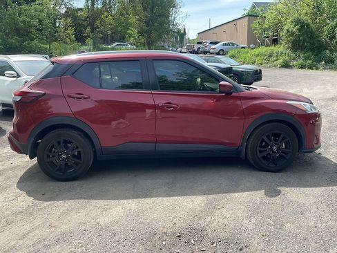 Used 2022 Nissan Kicks SV FWD image 9
